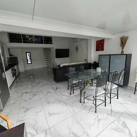T3 Climatisee, Jacuzzi, Terrasse Sans Vis-a-vis, Parking, Proche Plage Et Commerces - Fr-1-607-198