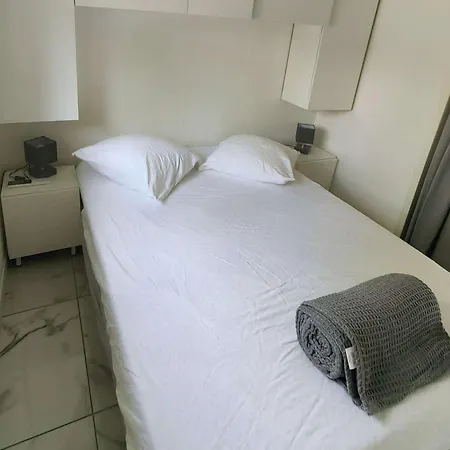 T3 Climatisee, Jacuzzi, Terrasse Sans Vis-a-vis, Parking, Proche Plage Et Commerces - Fr-1-607-198