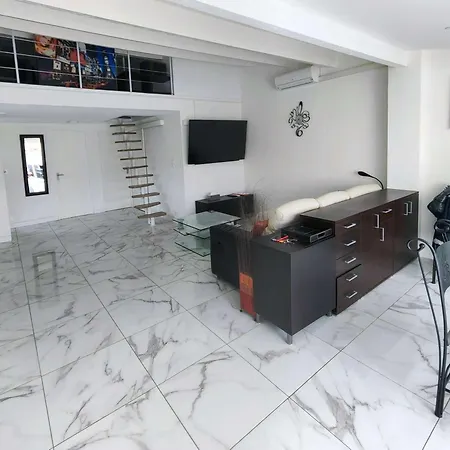 Апартаменти T3 Climatisee, Jacuzzi, Terrasse Sans Vis-a-vis, Parking, Proche Plage Et Commerces - Fr-1-607-198